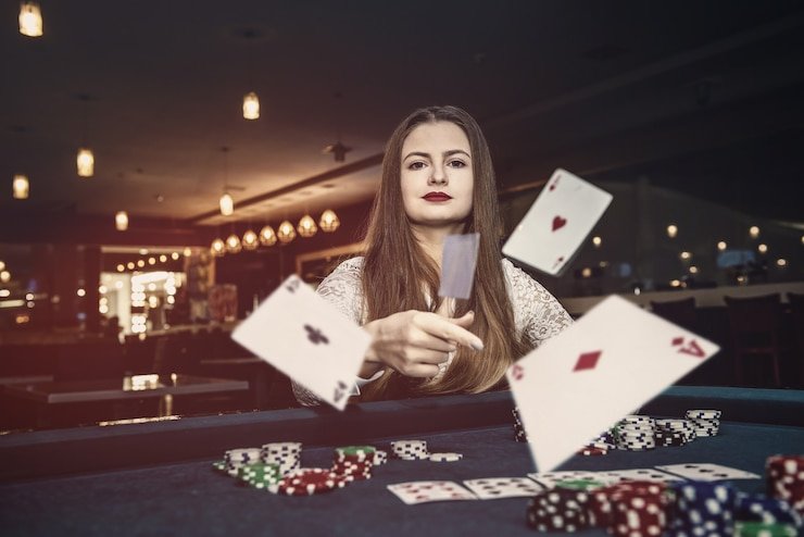 Antarmuka aplikasi mobile sultanqq menampilkan dashboard sportsbook dan live-dealer dengan menu navigasi di bagian bawah layar